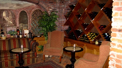 Santa Maria Inn Cozy Wine Cellar