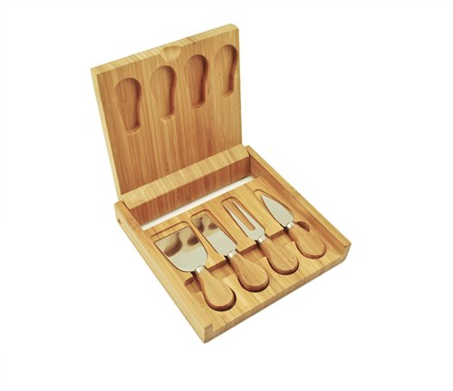 Formaggio: Bamboo Cheese Board and Tool Set